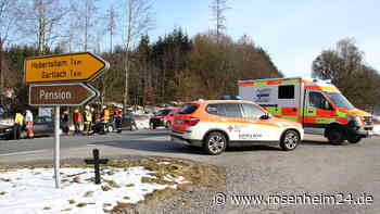 Vier Verletzte bei Unfall mit vier Fahrzeugen auf der B304