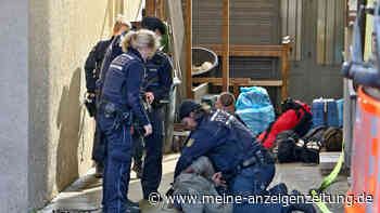 Großeinsatz in Stuttgart: Haus steht in Flammen, Polizei nimmt Messer-Mann fest – zwei Tote