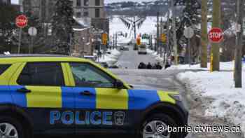 Heavy police presence in Barrie as investigation briefly closes multiple streets