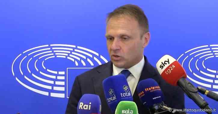 Lollobrigida: Quest’anno lavoreremo per far entrare legalmente 500mila immigrati”. Poi smentisce, ma c’è il video