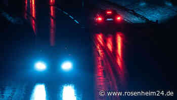 Wegen Schneeglätte von Fahrbahn in Oberaudorf abgekommen