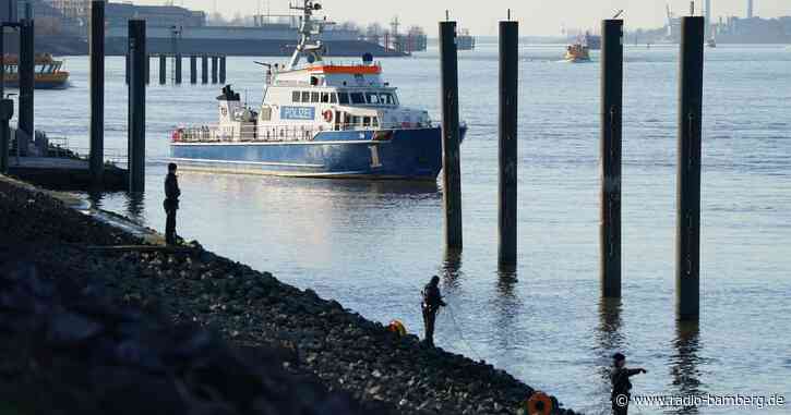 Zehnjähriger fällt in Hamburg in Elbe