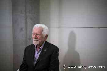 Father of cellphone sees dark side but also hope in new tech