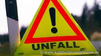 51-Jährige weicht Katze aus und kracht gegen Laterne