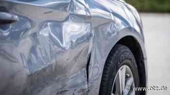 Dieb auf frischer Tat ertappt - Mehrere Autos krachen ineinander