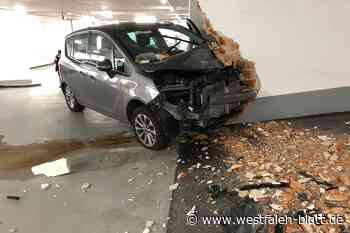 87-Jähriger aus Bielefeld kracht in Parkhauswand