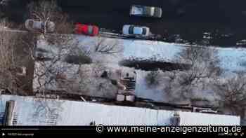 Video soll ukrainische Drohne zeigen, die Granaten auf Zivillisten wirft