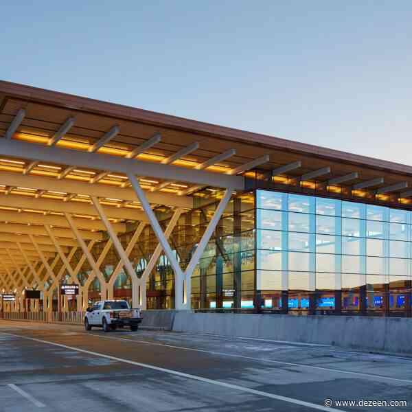 SOM tops Kansas City airport with giant timber-clad canopy
