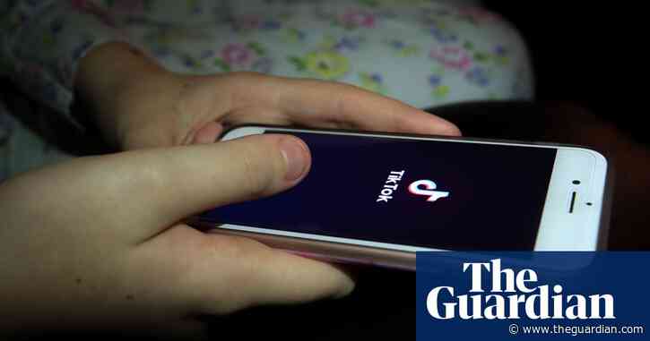 Under-18 TikTok users to be limited to one hour – until they change settings