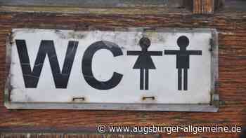 Frau sitzt in Toilette fest und löst Einsatz aus