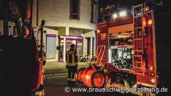 Banküberfall mit zwei Verletzten - drei Täter auf Flucht