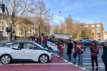 Klimastreik in Münster: Menschenkette bremst Verkehr aus