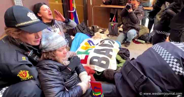 'Pure Theater': Greta Thunberg 'Detained' at Protest, But Look What Happens After Police Let Her Down