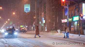 'Thundersnow' hits Toronto as city pummelled by major winter storm, up to 35 cm of snow