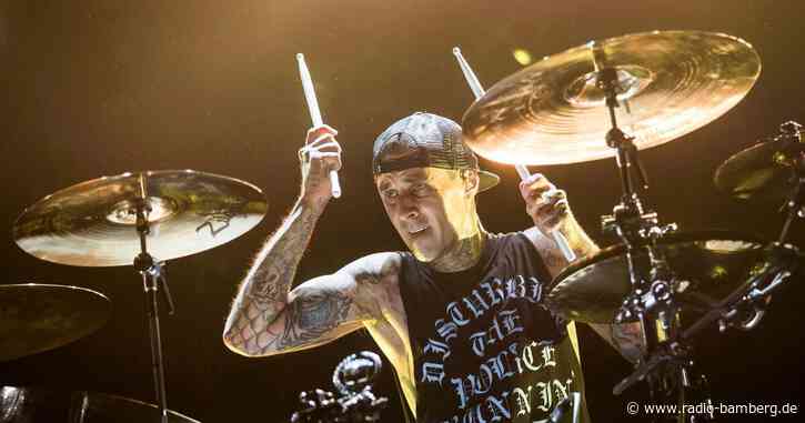 Blink-182-Schlagzeuger Travis Barker an Finger operiert
