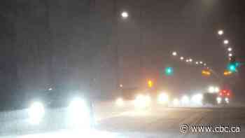Toronto-area residents warned against 'non-essential travel' as thundersnow reported in city