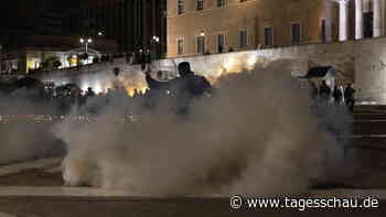 Proteste und Randale nach Zugunglück in Griechenland