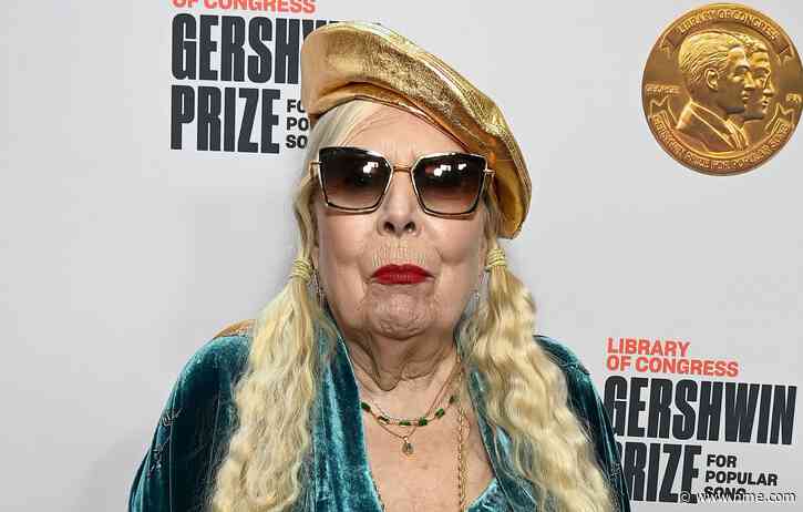 Joni Mitchell makes rare live appearance and performs at Library of Congress