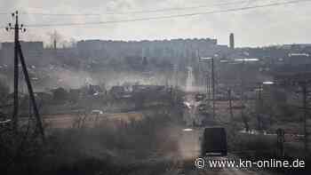 Bachmut: Ukrainische Truppen kurz vor Rückzug? Zivilisten fliehen