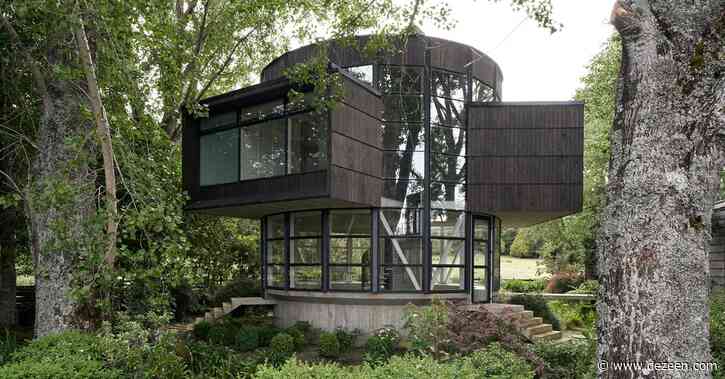 Izquierdo Lehmann cantilevers boxes from cylindrical glass Chilean house