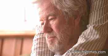 Gordon Pinsent, Actor Known for Playing Twinkle-Eyed Rogues, Dies at 92