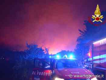 Incendio nelle baracche: morto un uomo a Rozzano