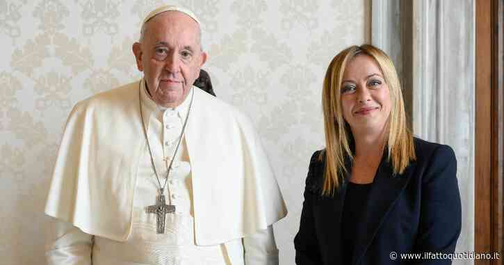 Migranti, Meloni sposa le parole del Papa sui trafficanti dopo il naufragio: “Le facciamo nostre”. Ma dimentica quelle sull’accoglienza