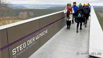 Steg der Wünsche gehörte zum Pflichtprogramm der Jenaer auf der Leuchtenburg