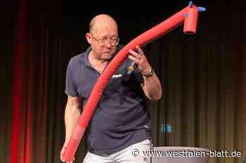 Kabarettnacht Warburg: Bürgermeister-Postings ernten Spott