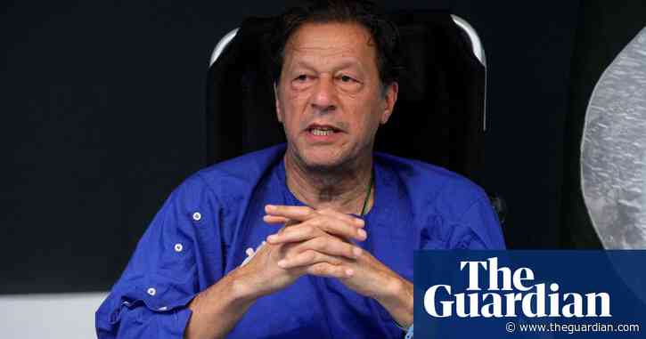 Pakistan police serve arrest warrants to Imran Khan to ensure court appearance