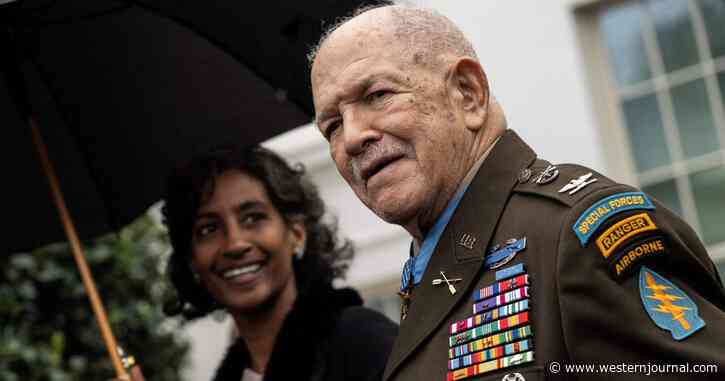 Real-Life Rambo: Medal of Honor Winner Fought Off Countless Enemies Using His Pinkie Finger During 20-Hour Fight
