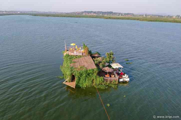 Recycling lake litter: Ugandan makes innovative tourist boat