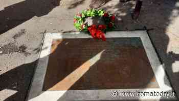 C'era una volta il Gp di Roma: su un anonimo marciapiede la targa che celebra la prima vittoria della Ferrari