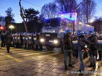 "Volevano lo scontro". Lo sfogo dei poliziotti dopo la follia anarchica a Torino