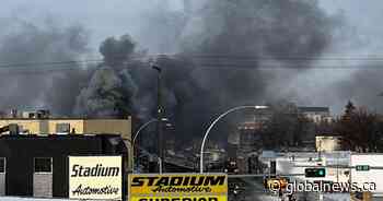 2 people taken to hospital after apartment fire in central Edmonton