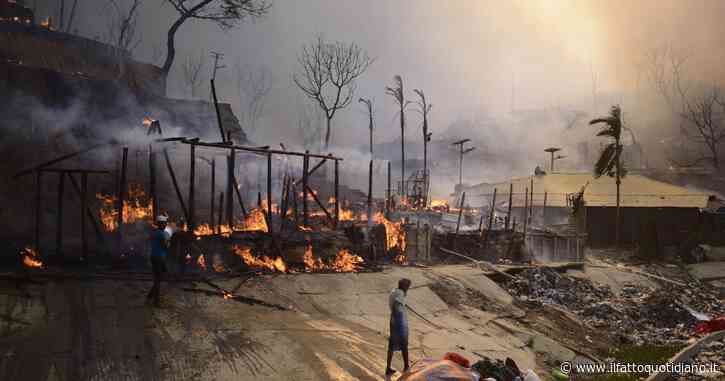 Bangladesh, incendio nel campo profughi dei rifugiati Rohingya: almeno 12mila persone senza riparo