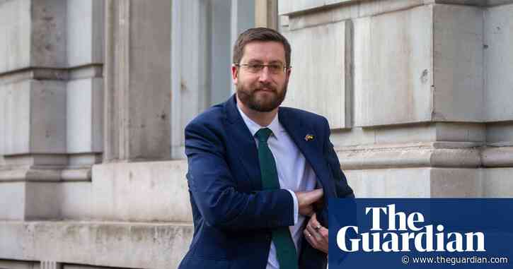 Simon Case’s WhatsApps with Hancock unprofessional, say ex-civil servants