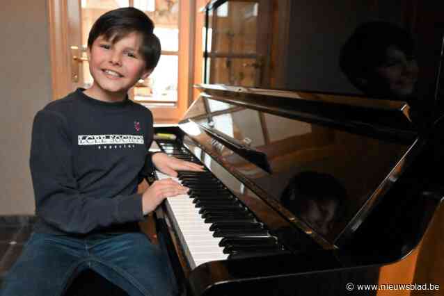 Mauro (12) heeft hoofdrol beet in musical ‘A Christmas Carol’: “Ik word rustig van zingen”