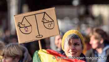 "Equal Pay Day": Hälfte der Deutschen hält Benachteiligung von Frauen für kein Problem