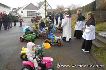 Beeindruckende Treckersegnung in Fürstenau