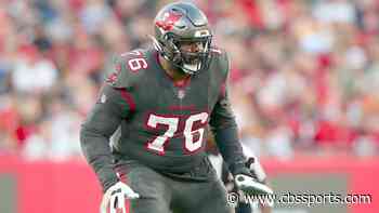 2023 NFL free agency: Buccaneers release starting LT Donovan Smith, clearing $9.95M in cap space, per reports