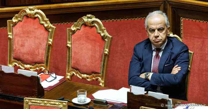 Naufragio Crotone, Piantedosi in Aula: “Prima chiamata di soccorso alle 4”. E Palazzo Chigi (a sera) offre copertura politica al ministro