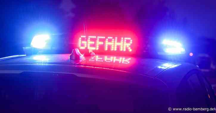 Auto stößt mit Tanklastzug zusammen: Frau schwer verletzt