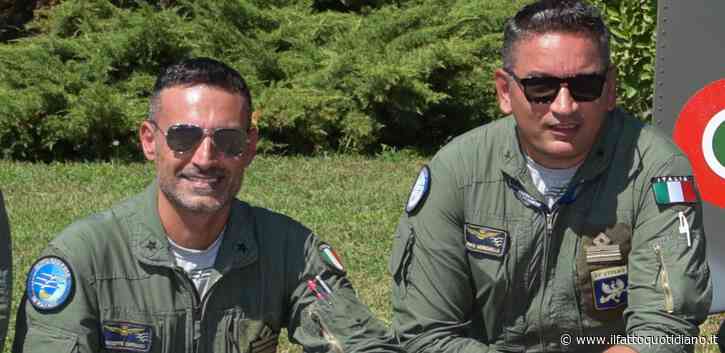 Guidonia, scontro tra ultraleggeri: morti due piloti dell’Aeronautica. Il pm: “Uno ha fatto manovre per evitare di schiantarsi sulle case”