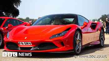 Ferrari driver dies after hitting tree in Doncaster