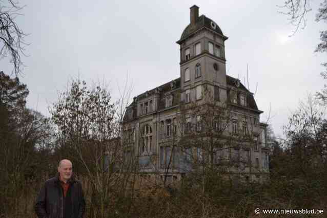Luc (71) dringt bij gemeentebestuur aan om kasteel van Evergem te kopen: “Die site is de bakermat van onze gemeente”