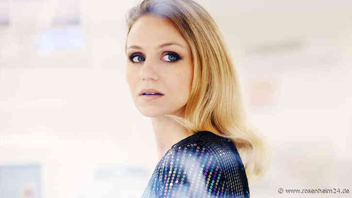 „Frauenrollen jenseits aller Klischees reizen mich“ – Schauspielerin Teresa Rizos im Interview