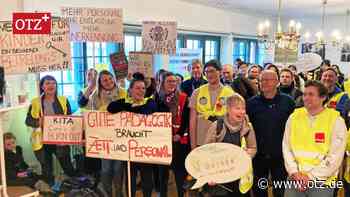Jenaer Kita-Mitarbeiter brauchen 20 Arme und 500 Euro mehr
