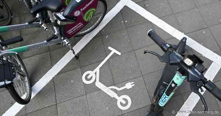 Abstellchaos bei E-Scootern – ein Ende in Sicht?