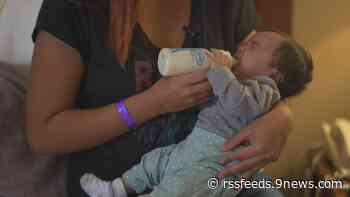 'Tenía mucho miedo de perderla': Madre venezolana da a luz en la frontera